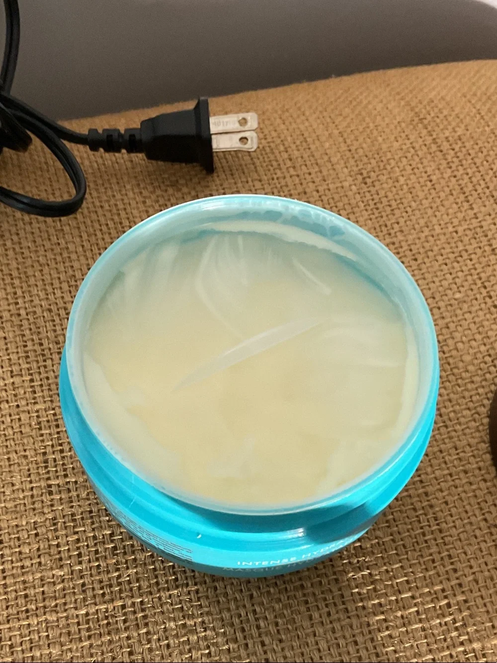 Moroccanoil Hydration Hair Mask+- curling iron